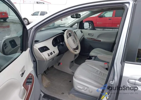 2013 Toyota Sienna Xle V6 8 Passenger из США, поврежденный, VIN 5TDYK3DC8DS361000